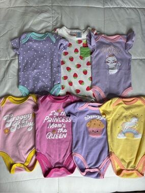 Kidgets 3-6M Baby Girl Playful Print Onesies - 7 Pcs